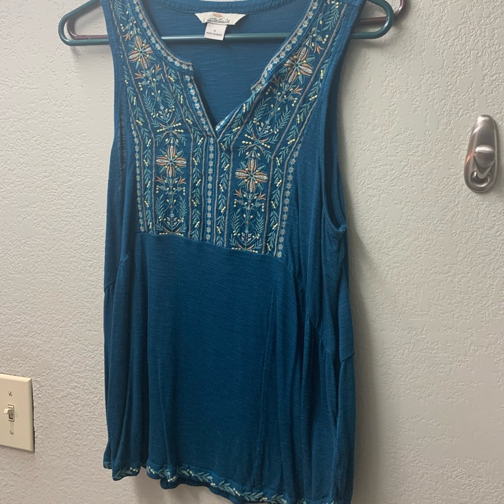 Embroidery detailed top